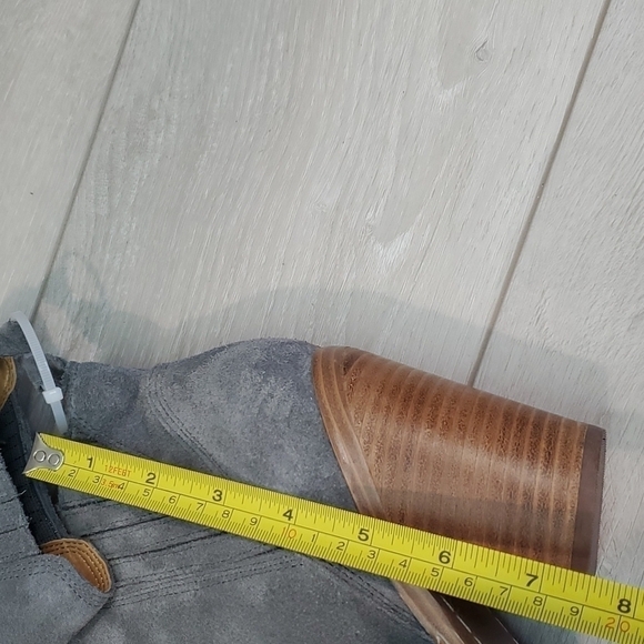 New Marc Fisher Gardi LTD Womens Ankle Suede Heels shoes boots sz 7.5M - Picture 9 of 13